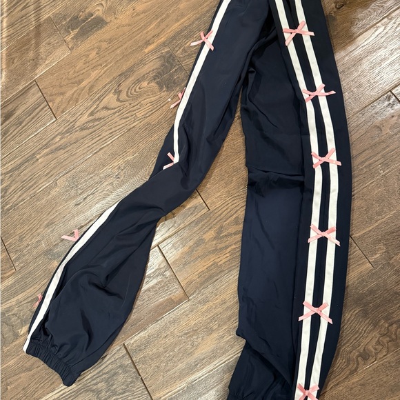 Women’s size XS  Edikted navy blue track pants with side stripe bow detail - Picture 3 of 6